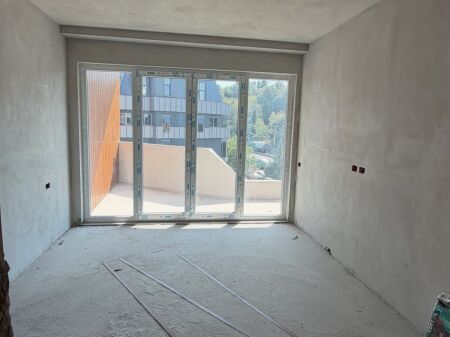 Shitet Apartament 2+1 Rruga Elbasanit, Sheqer Pikant