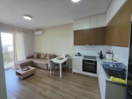 🏡 SHITET APARTAMENT 1+1 I MOBILUAR – YZBERISHT  📍 Rruga “3 Dëshmorët”, Yzberisht, Tiranë 🏢 Kati 9 |  Sipërfaqe totale: 66.6 m² 🛋️ Apartament i mobiluar 🚗   💰 Çmimi: 120,000 €  📩