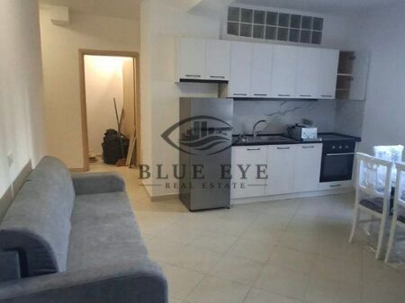 Jepet me qira apartament 2+1 – Afër Policisë!