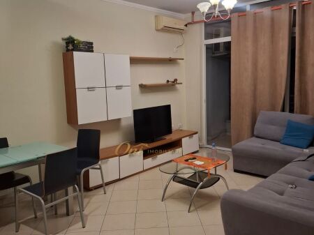 KOMUNA E PARISIT, APARTAMENT PER QERA 1+1