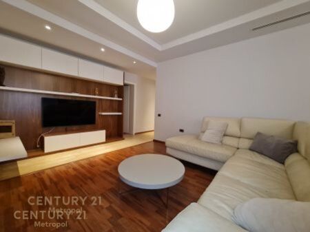 APARTAMENT LUKSOZ PER QIRA 2+1+3 TUALETE+post parkimi, PROKURORIA E PERGJITHSHME!
