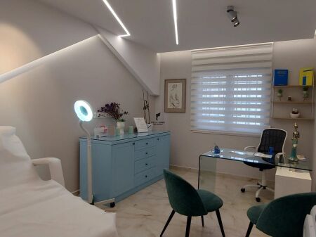 SHOP FOR RENT 70 M2 CENTER 1,700 EURO FH-92971