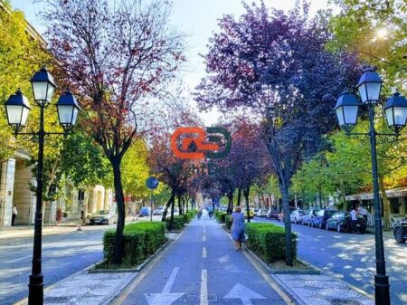 Buze Rruges Se Kavajes, Shitet Apartament 2+1, Me Lokacion Perfekt Per Banim Dhe Per Investim !!