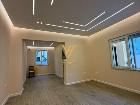 VILLA IN AFFITTO PER ATTIVITÀ COMMERCIALE IN 21 DHJETORI 210.000 LEKE