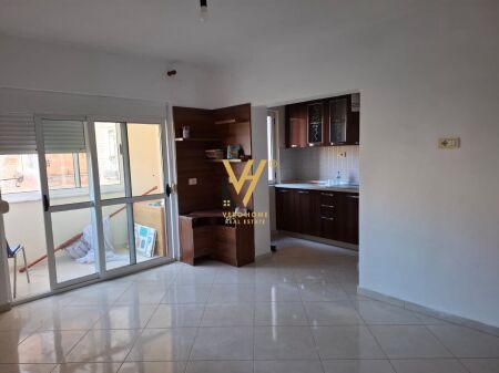 APPARTAMENTO 2+1+BLK IN AFFITTO IN VIA ELBASAN 40.000 LEKE