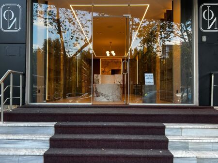 AMBIENTE COMMERCIALE IN AFFITTO VICINO A DELIORGJI