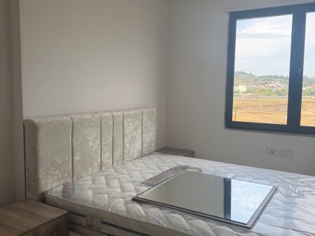 Apartament 2+1+parkim te Urban Gate i sapo mobiluar