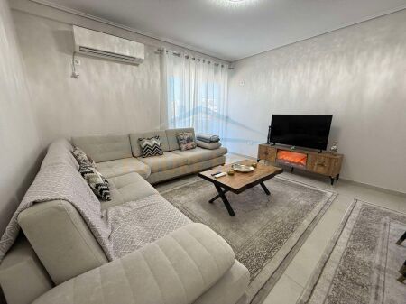 We have a 2+1+2 Apartment for Rent.