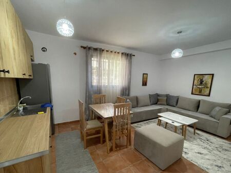 Qera | Shtëpi private 1 + 1 | Shkozë | 400 €/muaj