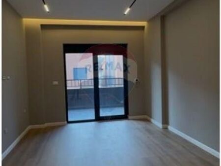 Shitet Apartament 1+1 te Rruga e Elbasanit