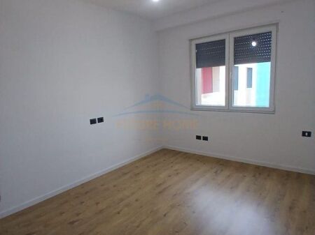 Shitet , Apartament 2+1 , Paskuqan , Tirane