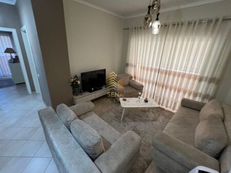 Qira, Apartament 2+1+Blk, Komuna e Parisit, 800 Euro/muaj