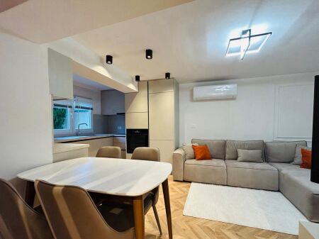Qera | Vilë 2 + 1 | Tregu Elektrik | 700 €/muaj