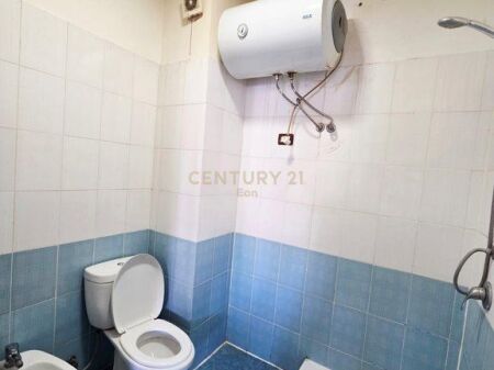 SHITET SUPER APARTAMENT 2+1 ME VERANDE PRANE SPITALIT, DURRES!!