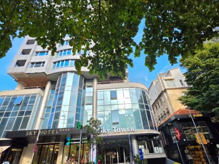 For Rent: Premium Office 📍 Bllok - Sky Tower || 8 Working Spaces + Huge Terraces + 1 Parking Space 💥 || 380,000 LEKE/Month