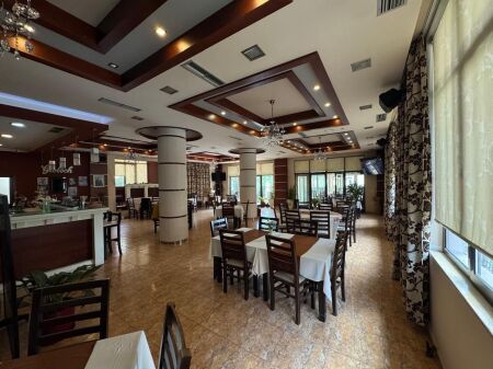 Bar-Ristorante in affitto nella zona di Porcelanato vicino al Grande Anello.  ID 5564