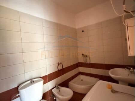 Shitet apartament 2+1, Rruga Sokrat Miho prane Vila-L, Unaza e Re