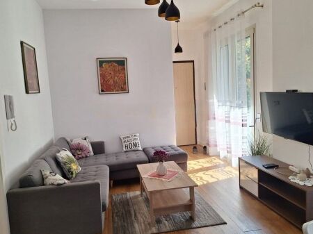 APPARTAMENTO 2+1+2 IN AFFITTO, VICINO ALL'AMBASCIATA AMERICANA! 800 € /Mese