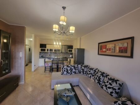 📍Xhamllik Jepet Apartament 2+1+2 Me Qera