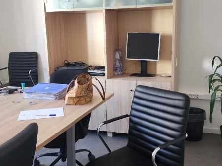 Vile ne shitje, globe rruga kavajes