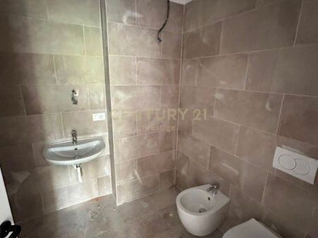 ULET CMIMIII!!!!!!!! APARTAMENT 2+1+2 NE SHITJE "LAKE DIAMOND RESIDENCE", LIQENI I THATE-TIRANE!