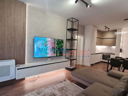 Appartamento 1+1 in affitto Via Kavaja, presso Garden Building a Tirana