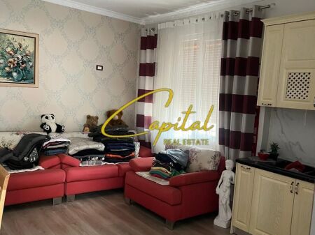 APARTAMENT ME QIRA 1+1 SHKOLLA E BASHKUAR 50.000 LEKE