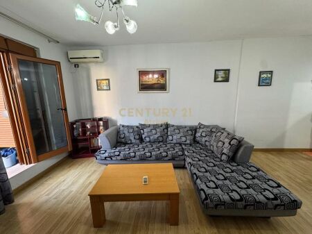 AFFITTO APPARTAMENTO 2+1+2+VERANDA A KMY LAPRAKE! 600 € /Mese 550 Lek /Mese