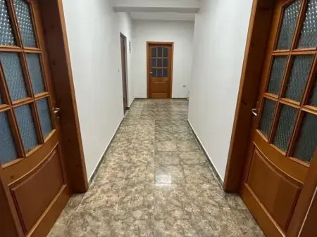 Rent | Ambjent Biznesi | Pazari i Ri | 1000 €/month