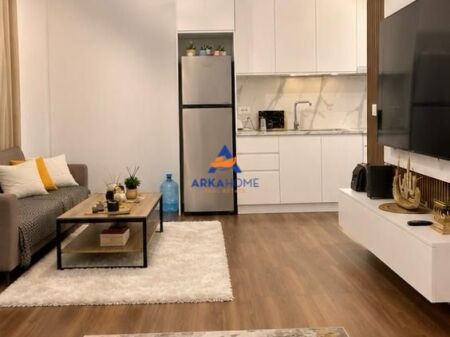 VENDESI APPARTAMENTO 1+1 CON CORTILE PRIVATO "VIA PETI" 125.000 EURO