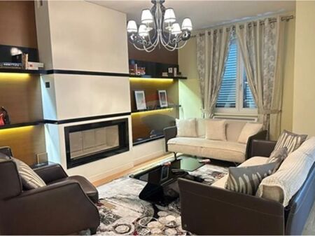 Shitet apartament 3+1+3+parkim te Kodra e Diellit