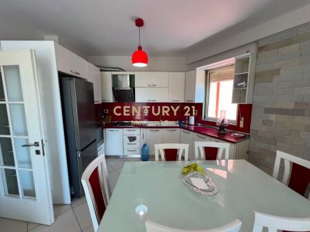 Shitet Apartament 2+1 me Verandë – Misto Mame, Tiranë