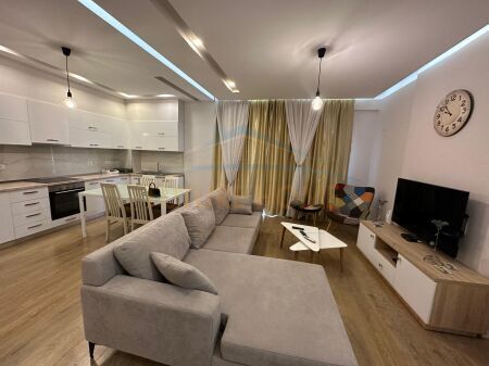 Shitet, Apartament 2+1+2, Liqeni i Thate.