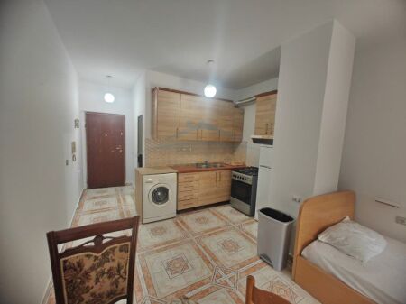 Affitto, Appartamento Monolocale, Via Fortuzi, Tirana