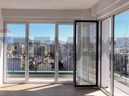 Appartamento 3+1+2 con veranda a Komuna Parisit  ID:530181090-186