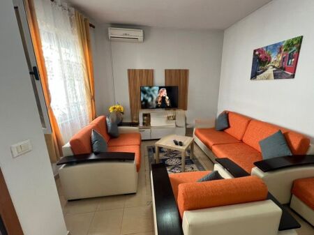 House 1+1 with terrace for rent in Myslym Shyr!