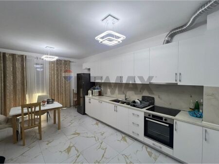 Jepet me qira apartament 2+1+2+ Parkim!