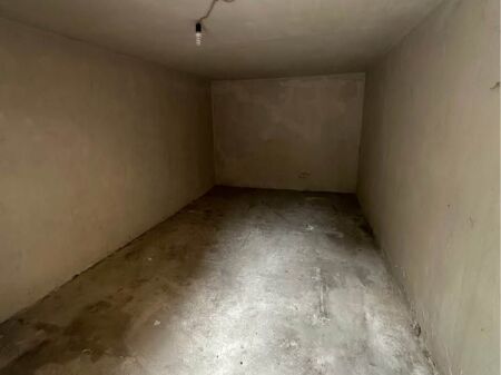  VENDESI IN VENDITA O IN AFFITTO – MAGAZZINO 18m2 A ASTIR