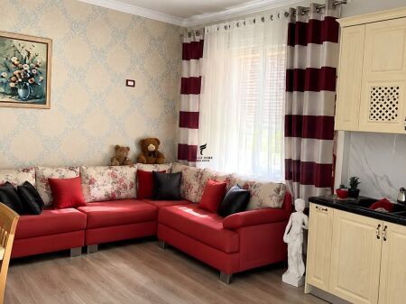 APARTAMENT ME QIRA  1+1 SHKOLLA BASHKUAR 50,000 LEKË FH-93235