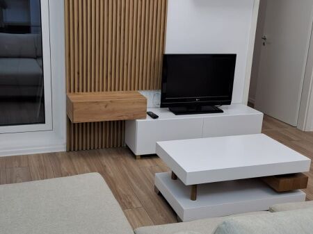 Jepet me qera apartament 2+1 ,ne Mangalem.
