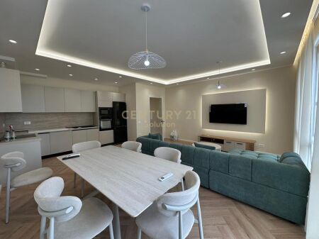 JEPET ME QIRA APARTAMENT 2+1+2+POST PARKIMI TEK FARMACIA 10 !!