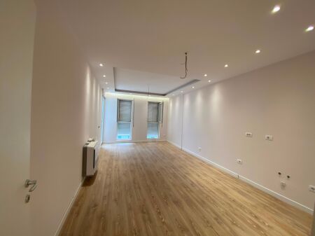 Affitto, Appartamento 2+1, Univers City, Tirana . Empire74090