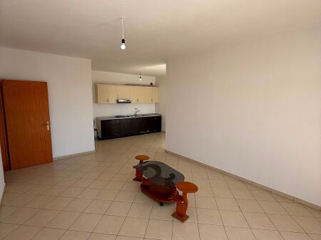 Apartament 2+1 per shitje ne Astir.