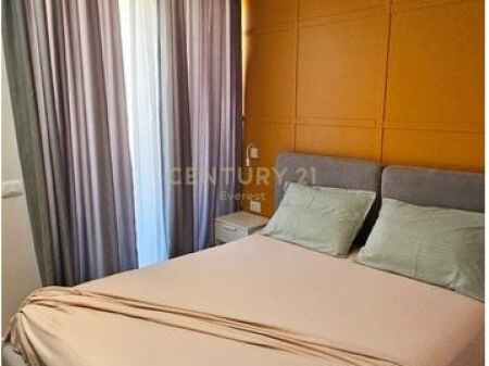 Rruga Siri Kodra, Japim apartament 1+1 per qera!