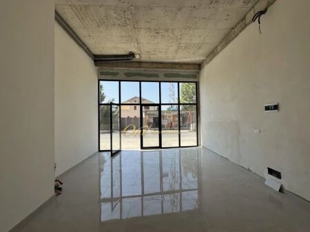 PASKUQAN, NEGOZIO 76M2 IN AFFITTO