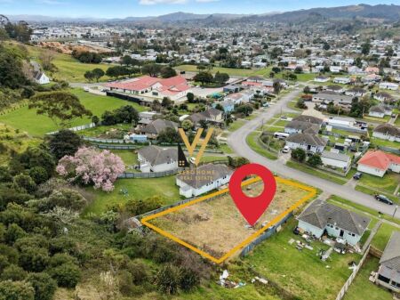 TERRENO IN VENDITA 300 M2 A SAUK 18.000.000 LEKE