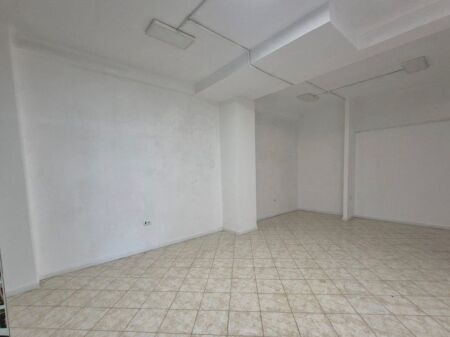 Qera | Ambjent Biznesi | Yzberisht | 320 €/muaj
