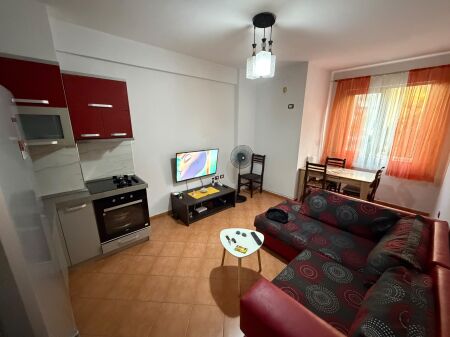 🏠 Jepet me qira apartament 1+1  📍 Komuna e Parisit, përballë kompleksit Kika 2 🏢 Kati 1, pallat i ri 💰 Çmimi: 45,000 lekë/muaj