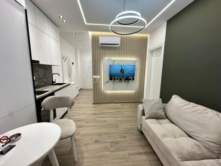 SHITEN 6 APARTAMENTE DHE 3 POSTE PARKIMI NE MALIN E ROBIT ! 460,000 €