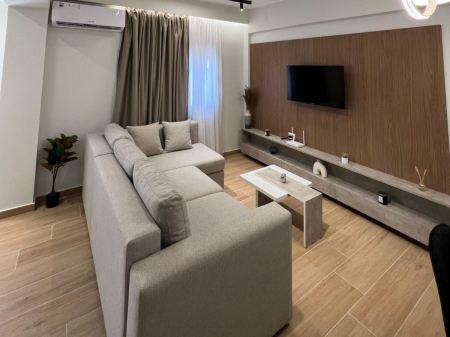 Shitet Apartament 1+1 ne Vlorë , Transballkanike , Lungomare , Uji i Ftohte .
